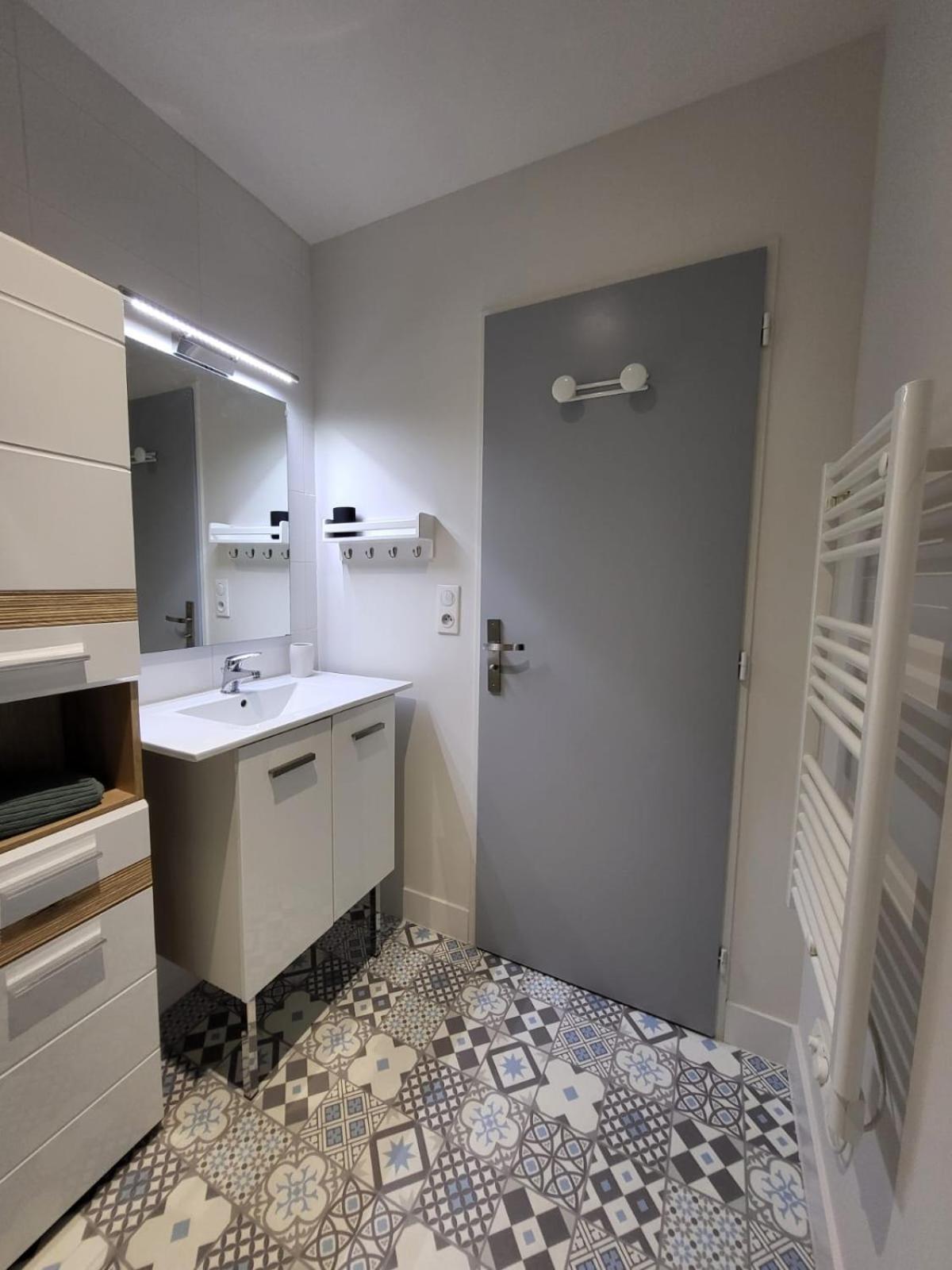 Le Patio - Appartement Calme - Hyper Centre بو المظهر الخارجي الصورة